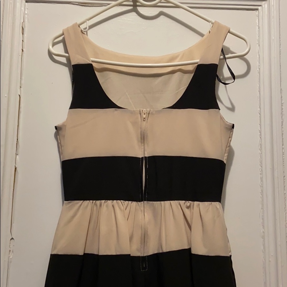 Dress - Picture 3 of 5